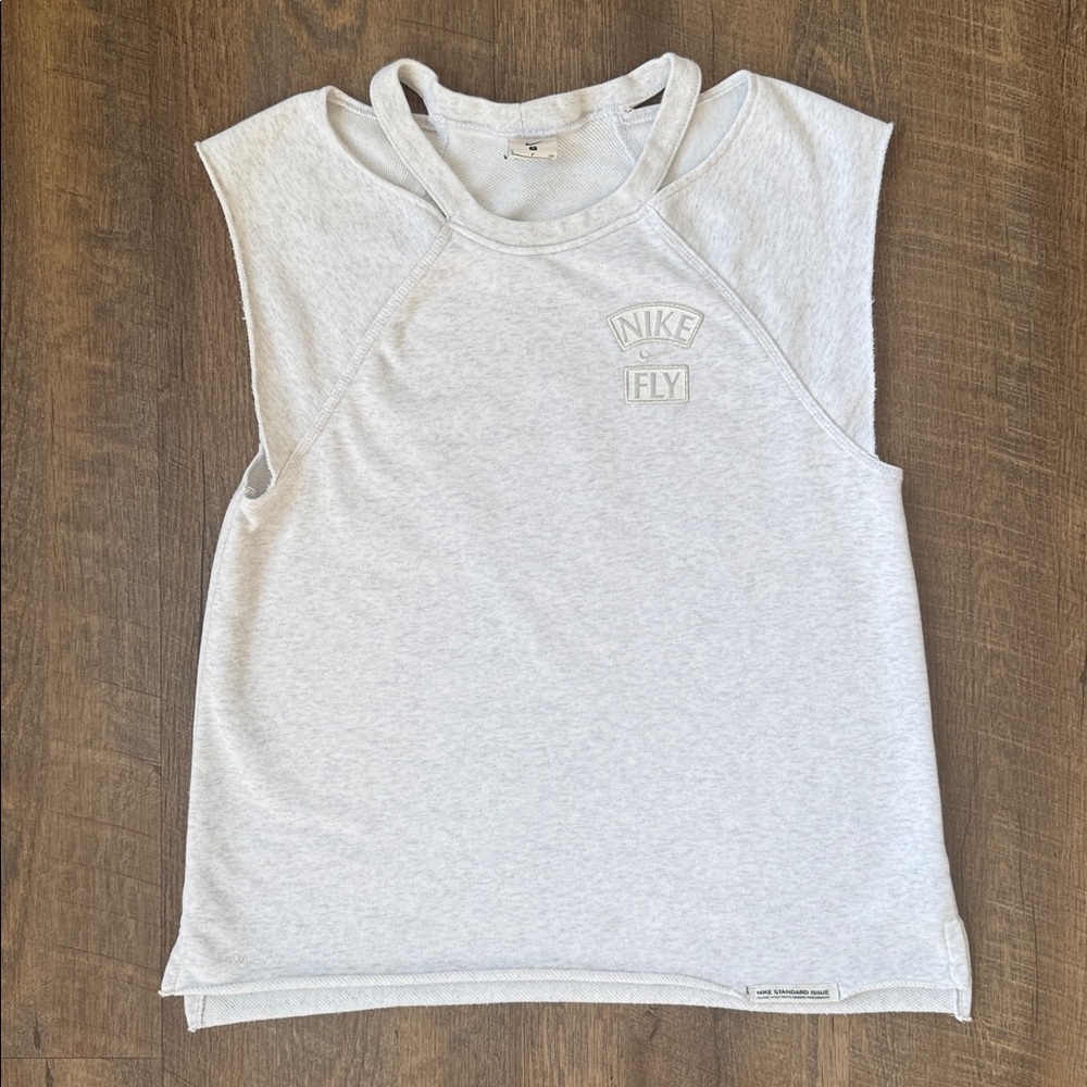 Nike Standard Issue Queen of Courts Fleece Basketball Gray Top Size Small - Picture 3 of 14